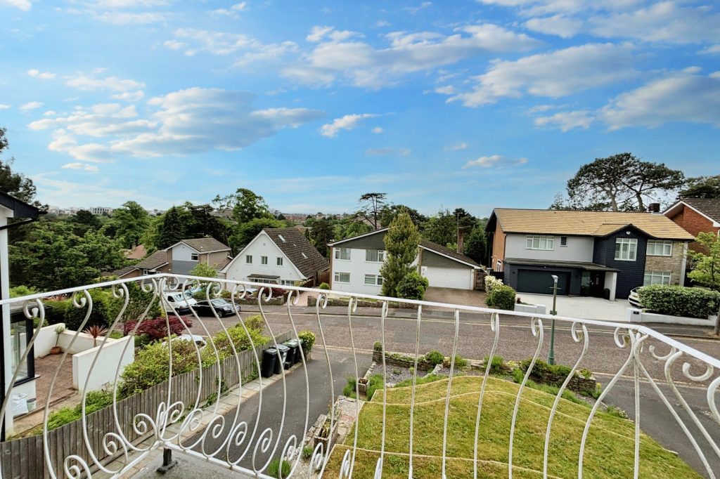 Spacious house for sale Leven Close, Talbot Woods Hardwick Estate