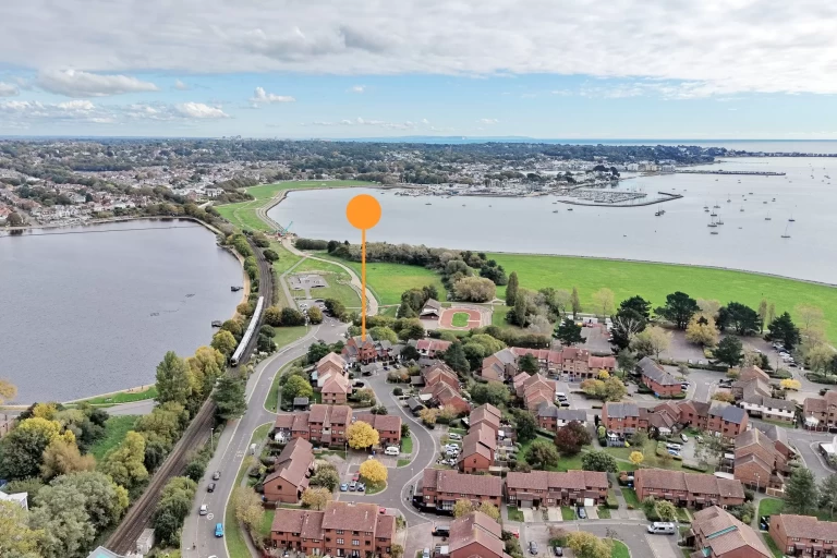 dji_fly_20251016_120006_0084_1760612419466_photo